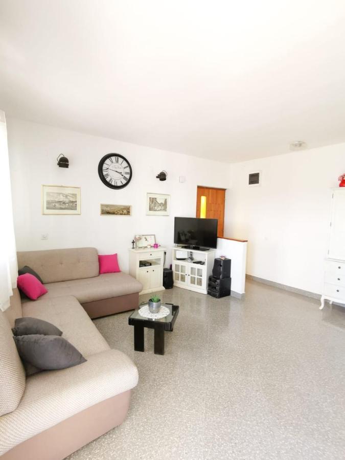 Apartments By The Sea Mimice, Omis - 14230 מראה חיצוני תמונה
